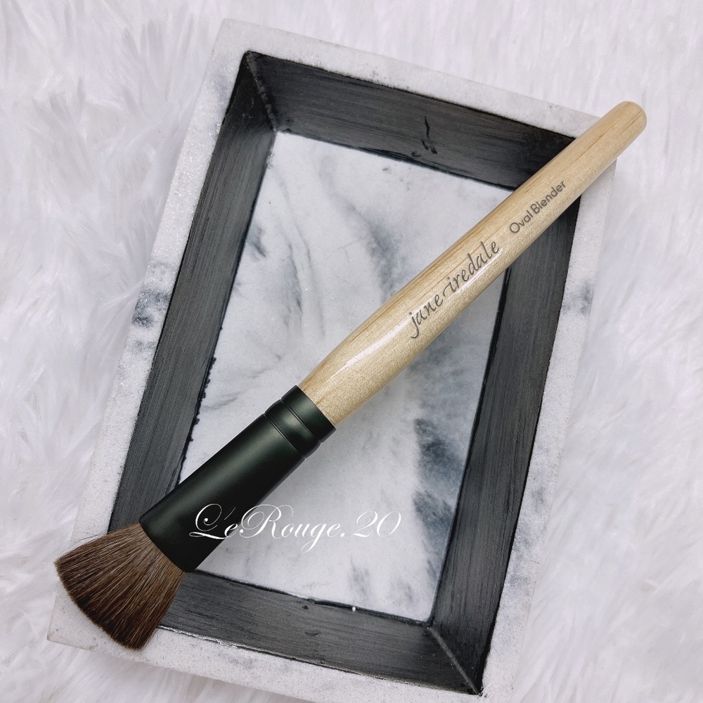 Jane Iredale oval blender brush *TESTER